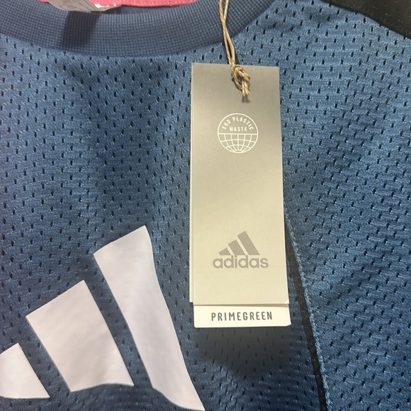 [New] Adidas short sleeve tee size S - Picture 8 of 8